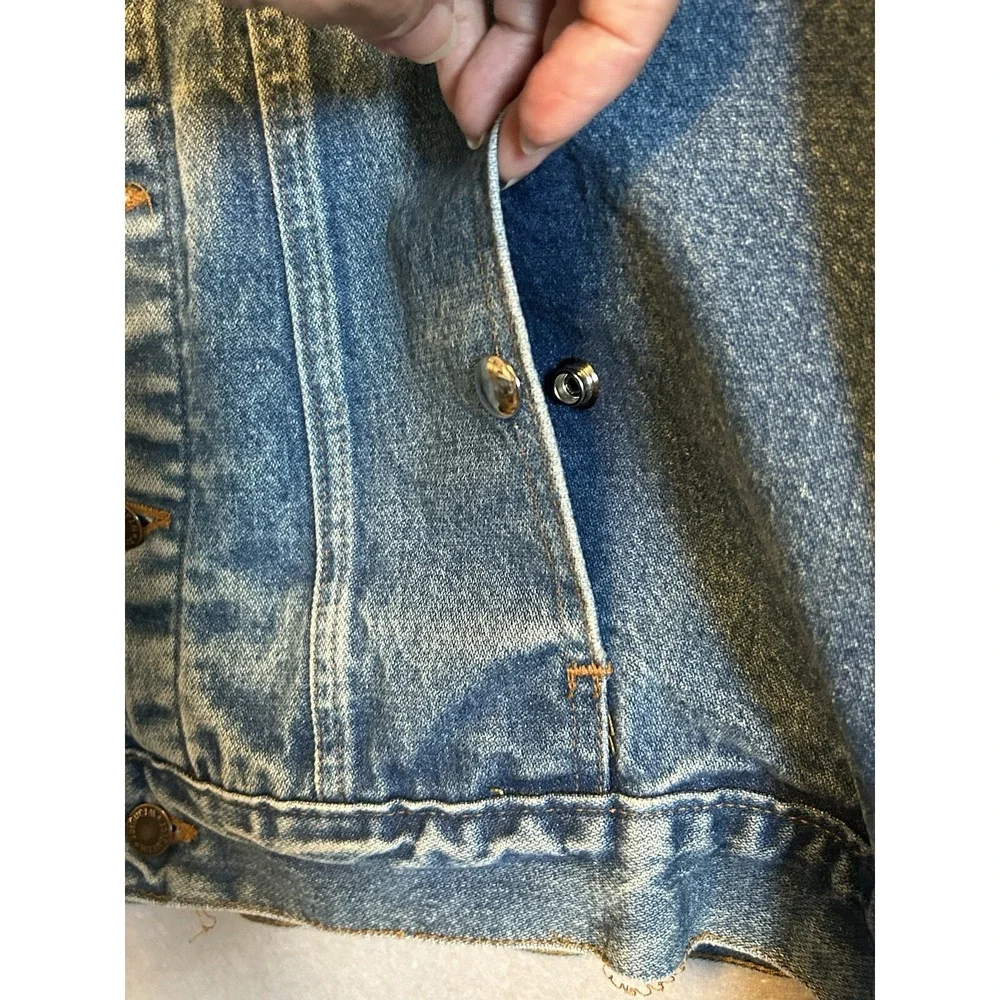 Wrangler added snaps